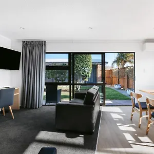 Motel Cobblestone Court - Wenzel Tauranga