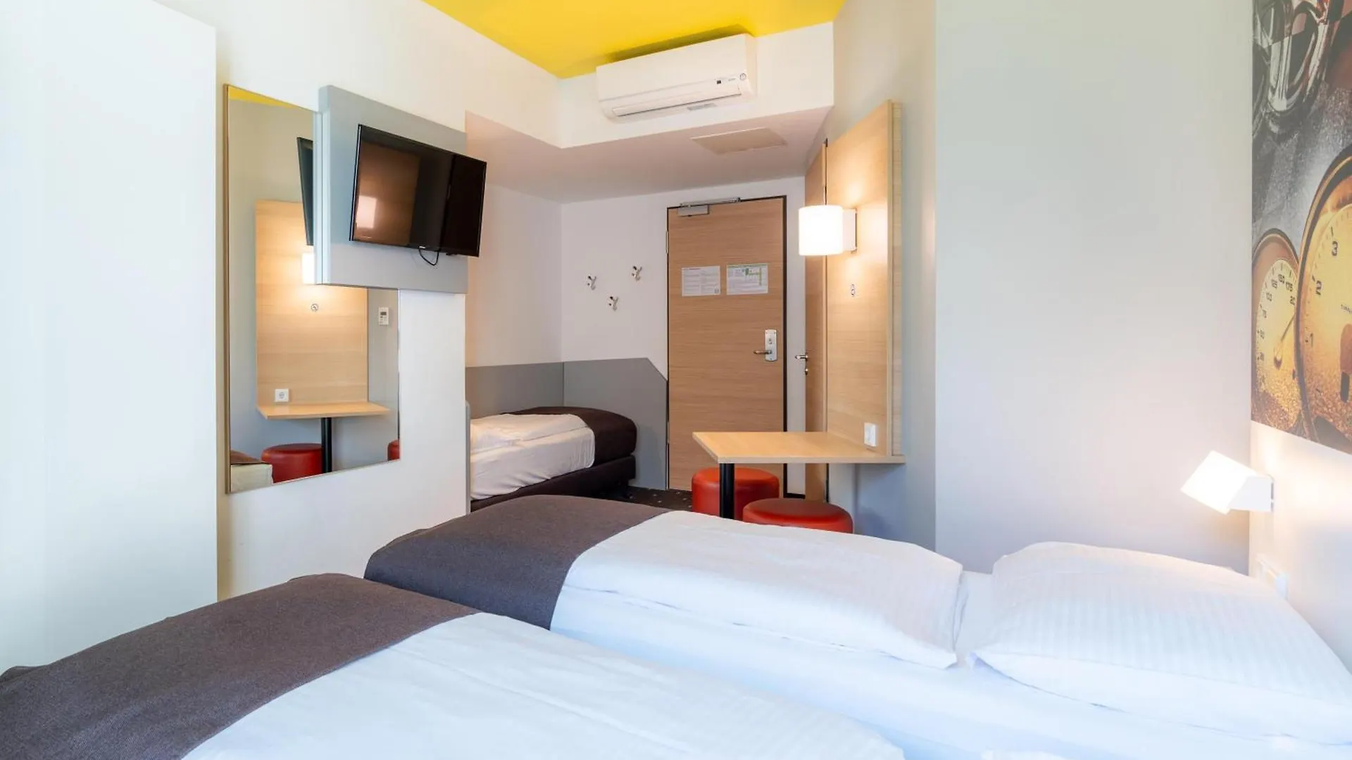 B&B Hotel Stuttgart-Zuffenhausen 3*, Stuttgart